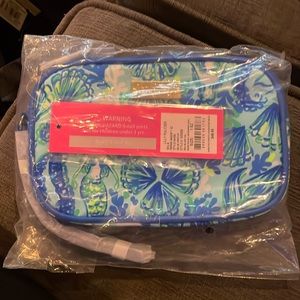 NWT Gillie Wristlet in Sea Glass Lilly Pulitzer